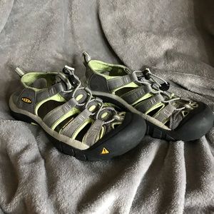 Keen Newport H2, 7.5 Gargoyle/Sap Green
